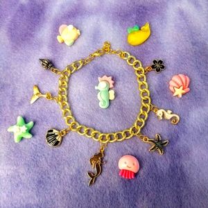 Charm bracelet